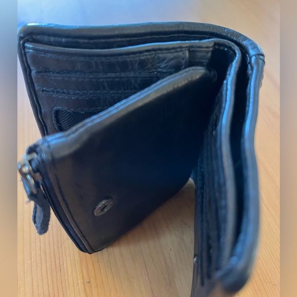 Small black leather weaved wallet - Picture 7 of 11